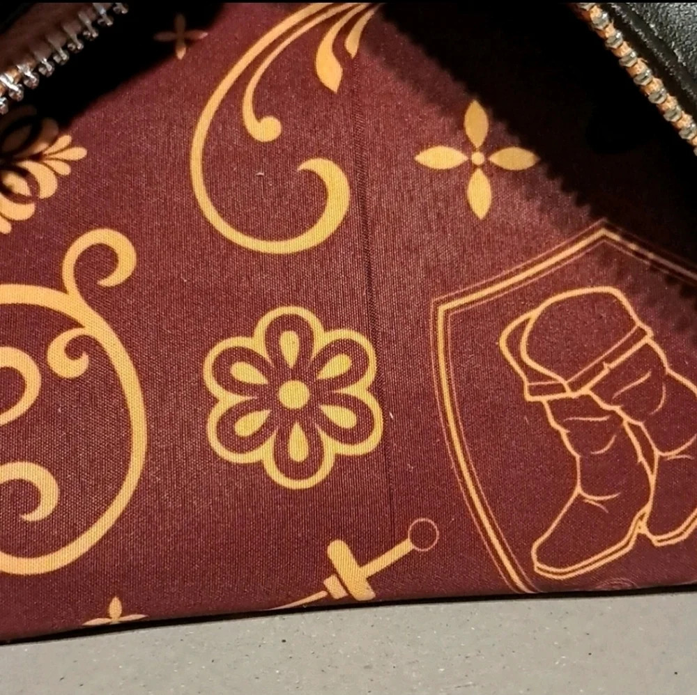 New With Tags Loungefly Shrek Puss In Boots Plush Cosplay GRAIL Mini Backpack - Picture 5 of 7